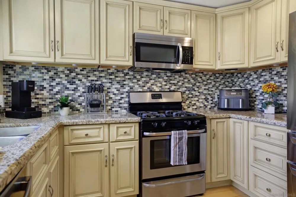 13351 Silver Lake Dr. Poway, CA 92064