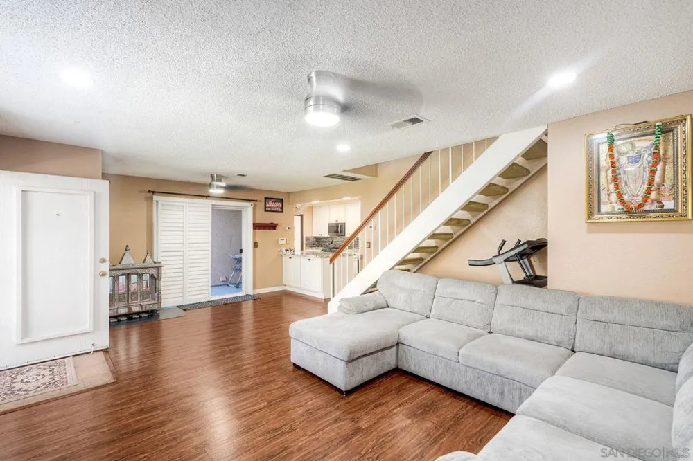 13635 Comuna Dr Poway, CA 92064