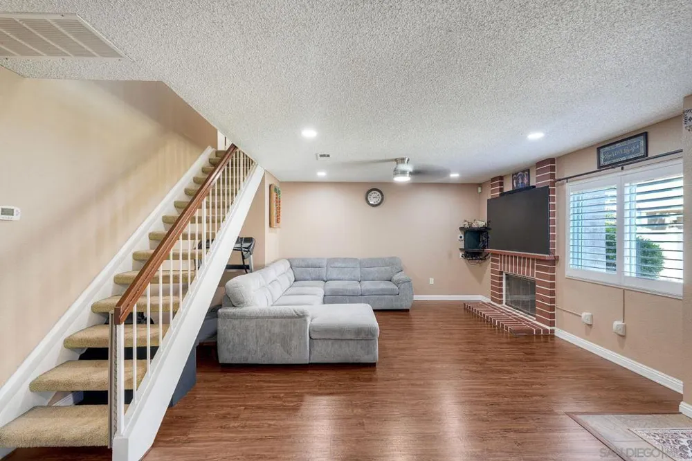 13635 Comuna Dr Poway, CA 92064
