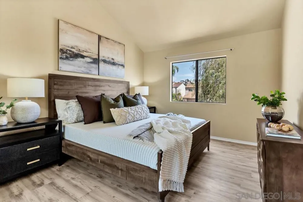 5734 Menorca Dr San Diego, CA 92124