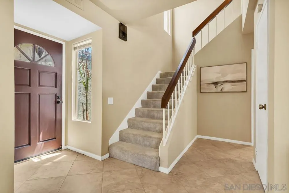 5734 Menorca Dr San Diego, CA 92124