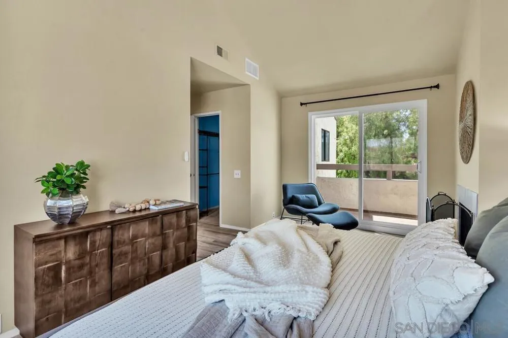 5734 Menorca Dr San Diego, CA 92124