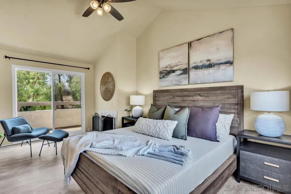 5734 Menorca Dr San Diego, CA 92124