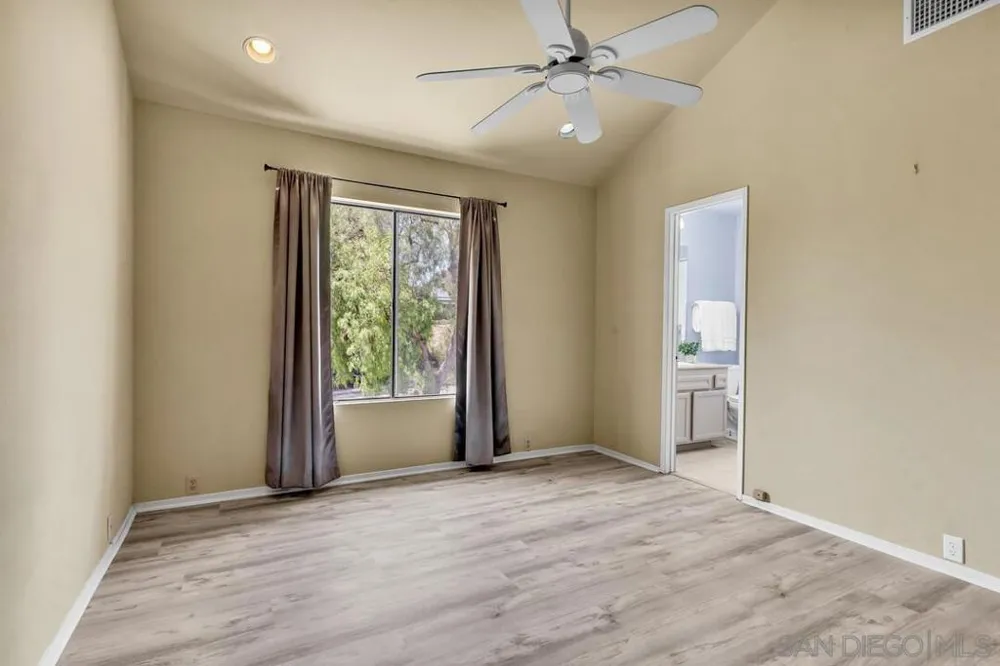 5734 Menorca Dr San Diego, CA 92124
