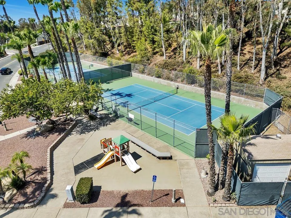 5734 Menorca Dr San Diego, CA 92124