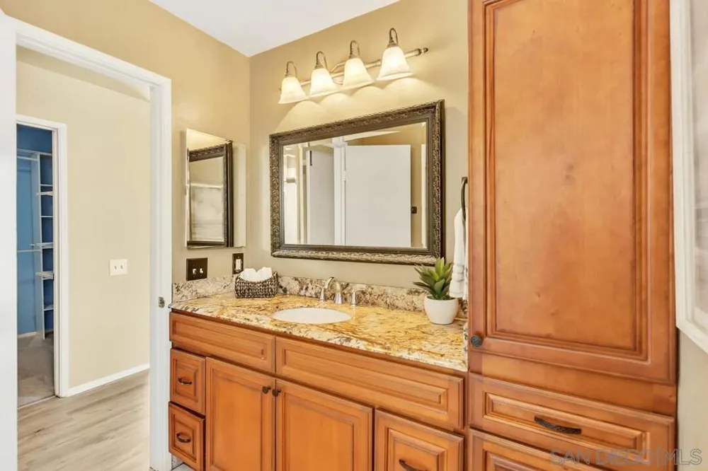 5734 Menorca Dr San Diego, CA 92124