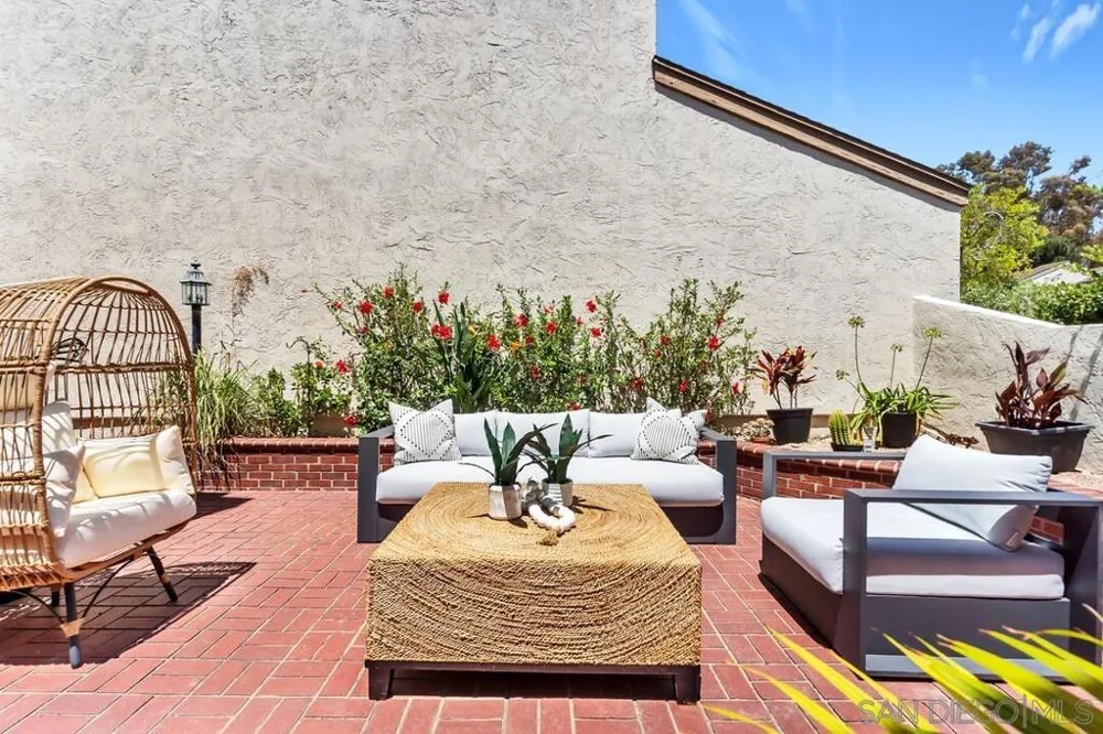 5734 Menorca Dr San Diego, CA 92124