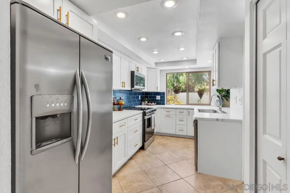 5734 Menorca Dr San Diego, CA 92124
