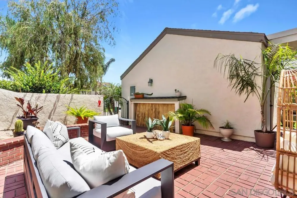 5734 Menorca Dr San Diego, CA 92124
