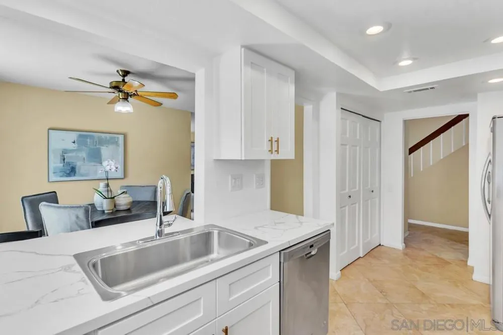 5734 Menorca Dr San Diego, CA 92124