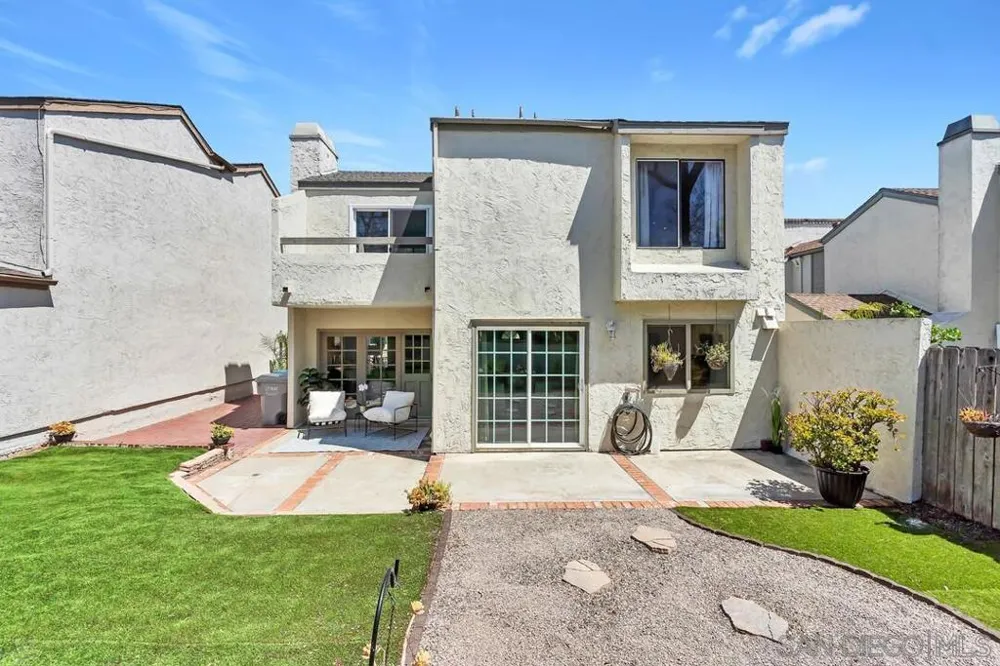 5734 Menorca Dr San Diego, CA 92124