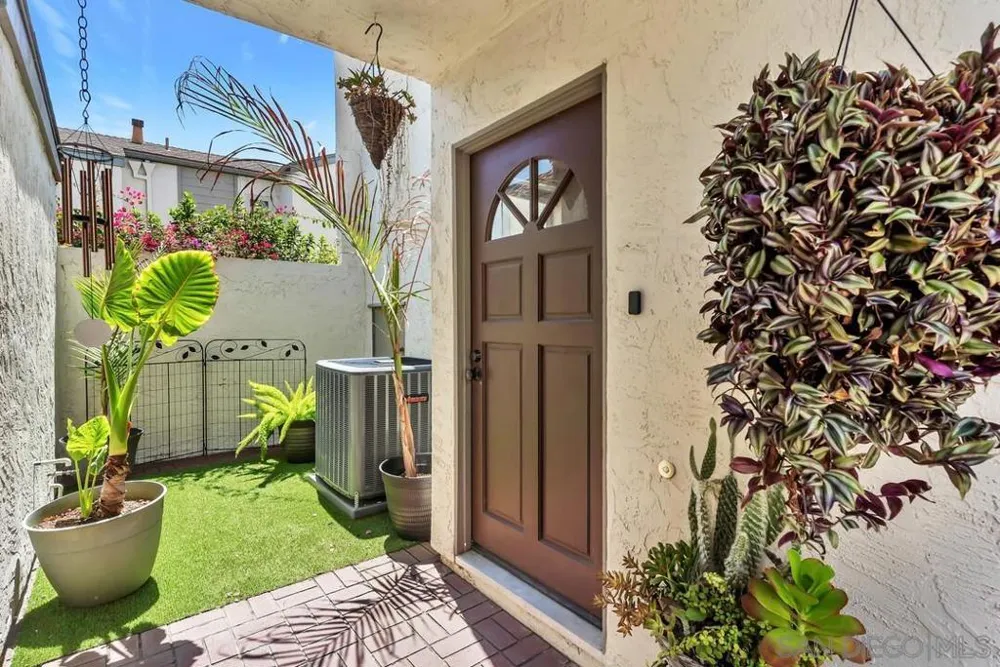 5734 Menorca Dr San Diego, CA 92124
