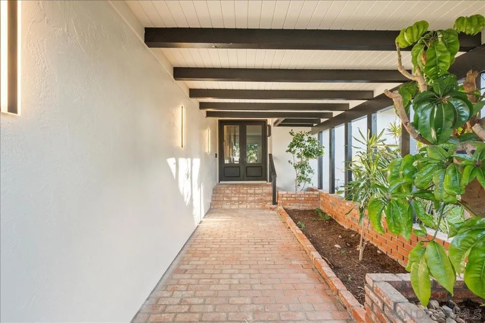 6268 Lance Place San Diego, CA 92120