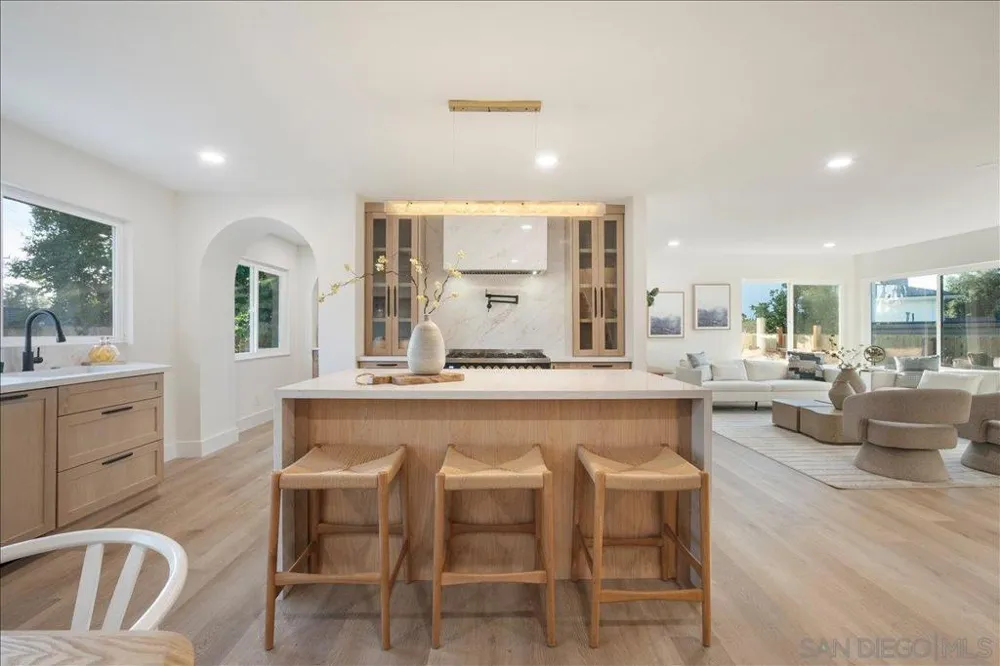 6268 Lance Place San Diego, CA 92120