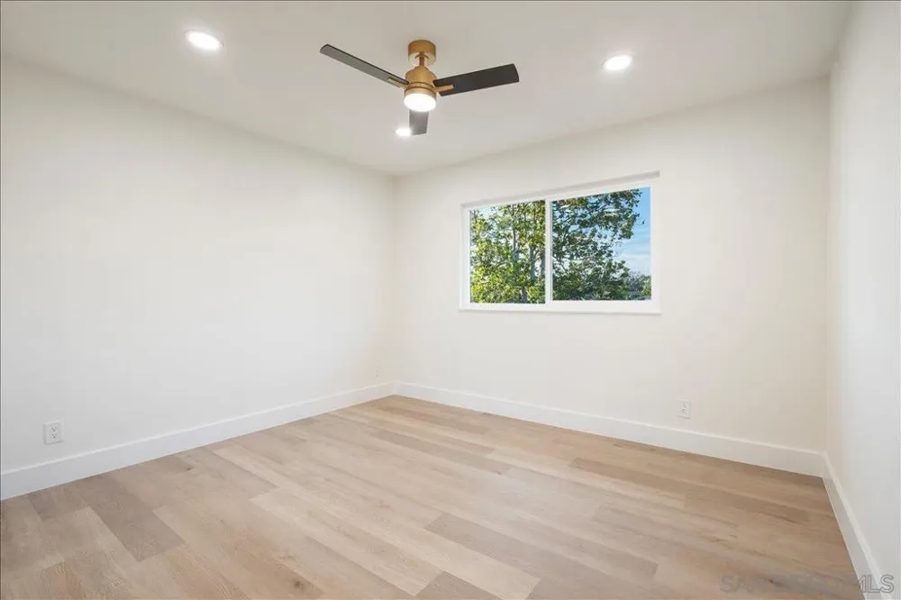 6268 Lance Place San Diego, CA 92120