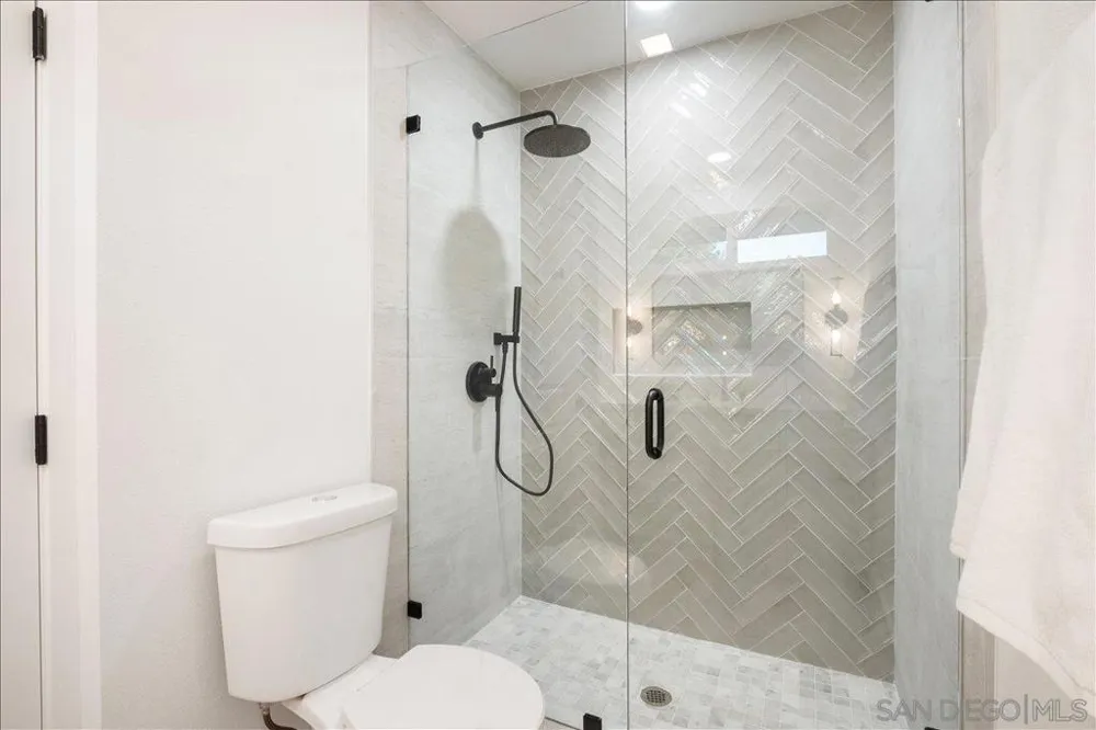 6268 Lance Place San Diego, CA 92120