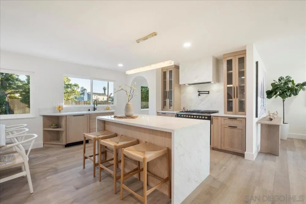 6268 Lance Place San Diego, CA 92120