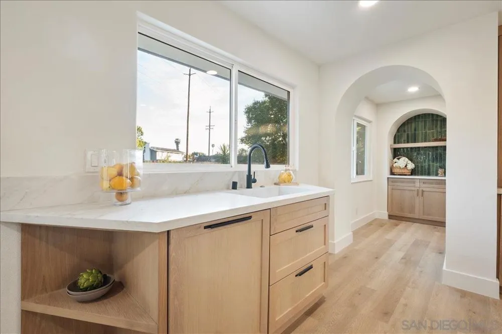 6268 Lance Place San Diego, CA 92120