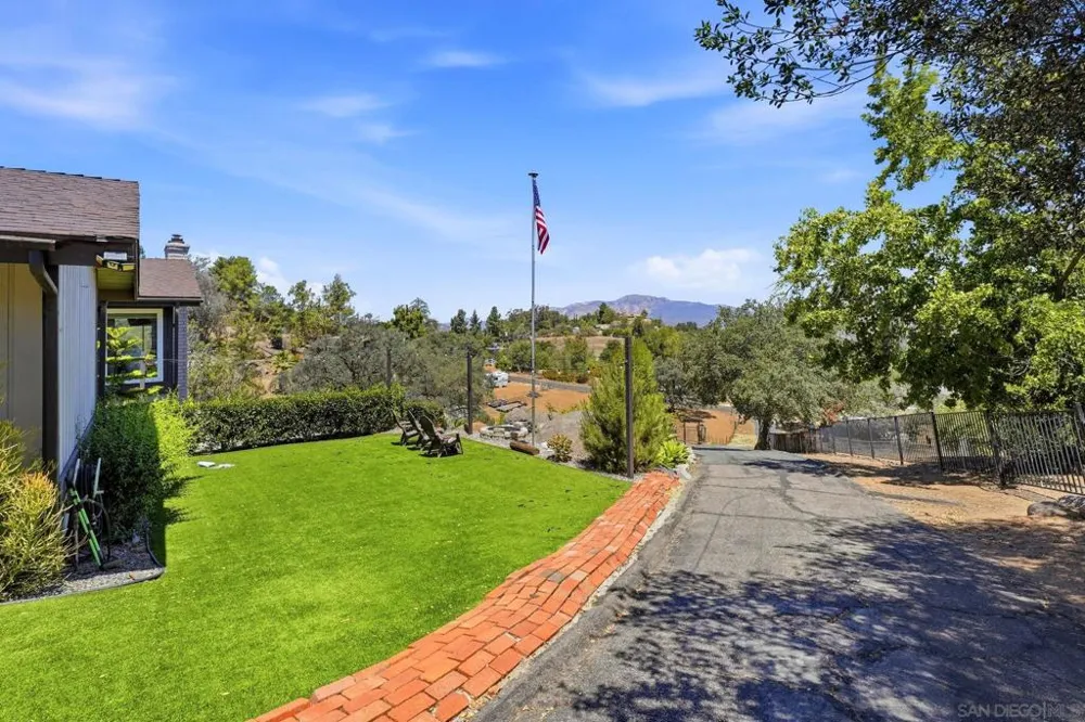 1049 Ranchito Court Alpine, CA 91901