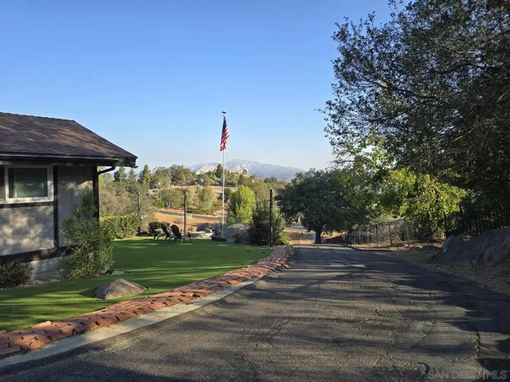 1049 Ranchito Court Alpine, CA 91901