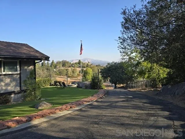 1049 Ranchito Court Alpine, CA 91901