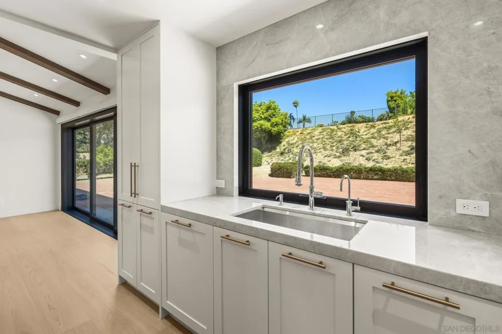 2260 Calle Tiara La Jolla, CA 92037