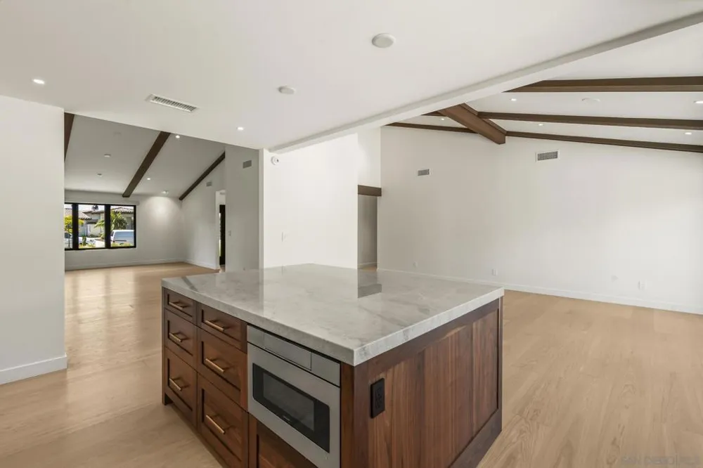 2260 Calle Tiara La Jolla, CA 92037