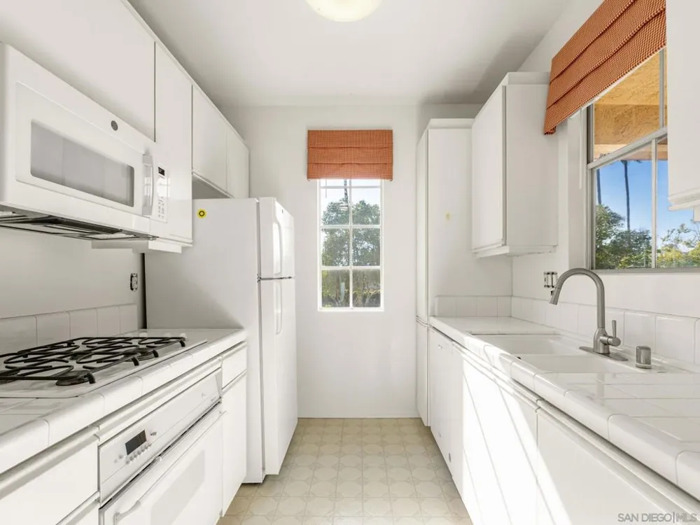 10830 Sabre Hill #202 San Diego, CA 92128