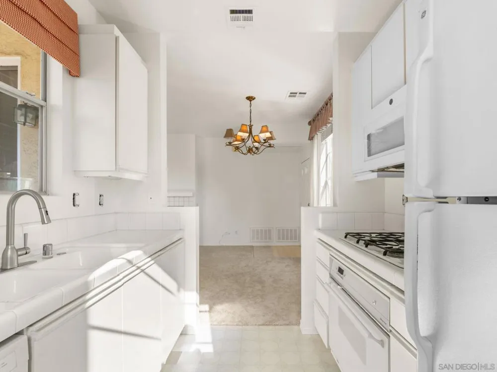 10830 Sabre Hill #202 San Diego, CA 92128