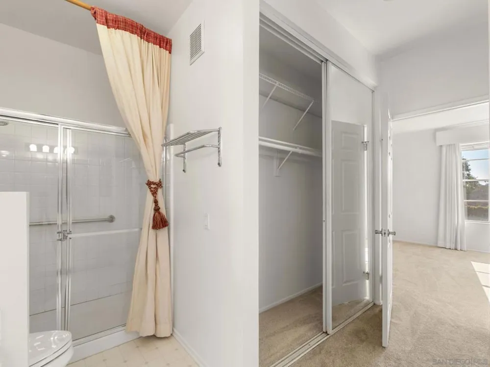 10830 Sabre Hill #202 San Diego, CA 92128