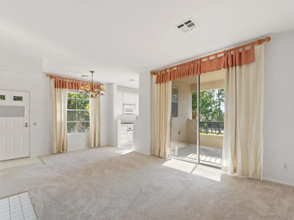 10830 Sabre Hill #202 San Diego, CA 92128