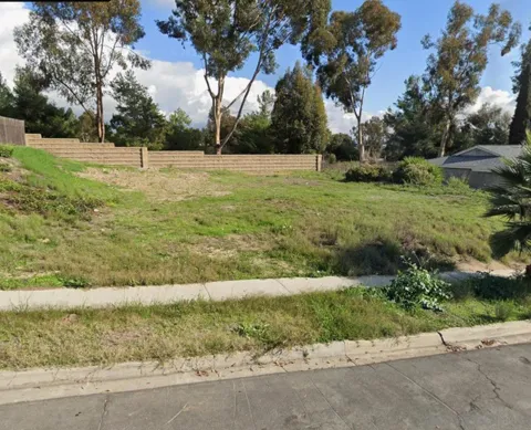 6481 E Lake
