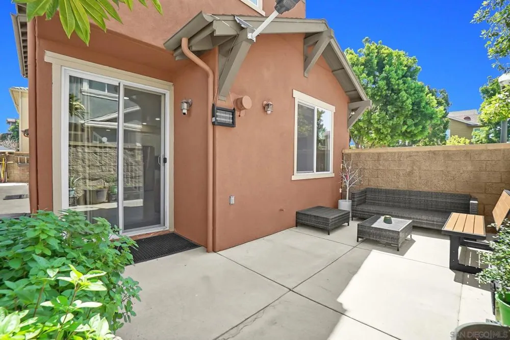 73 Westwind Dr Tustin, CA 92782