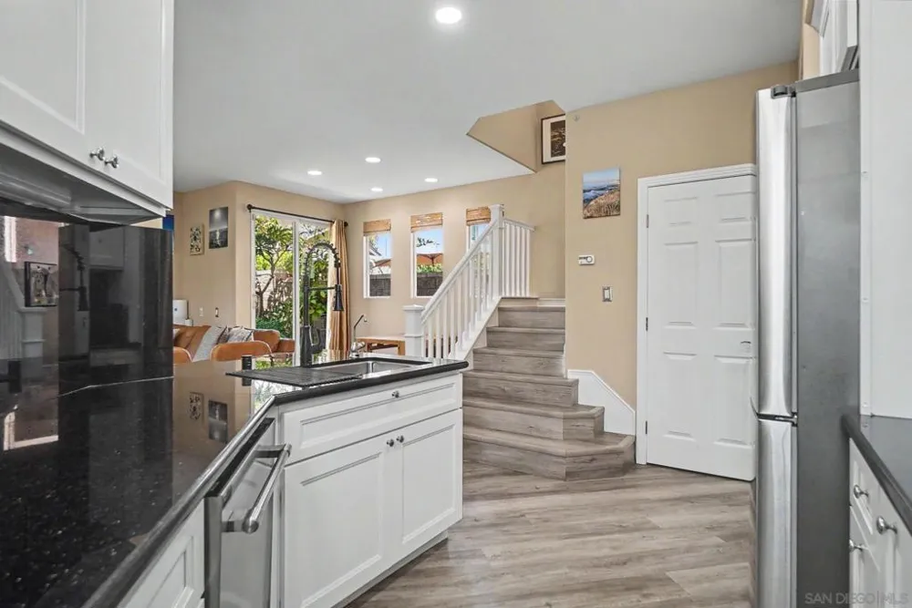 73 Westwind Dr Tustin, CA 92782