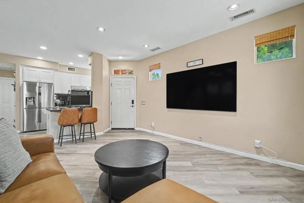 73 Westwind Dr Tustin, CA 92782
