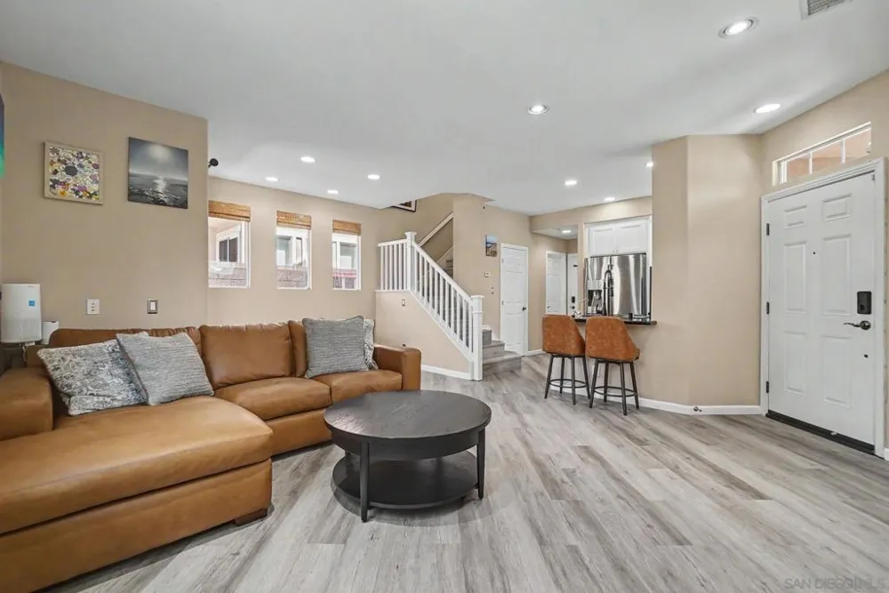 73 Westwind Dr Tustin, CA 92782