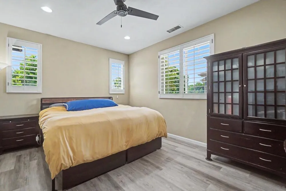 73 Westwind Dr Tustin, CA 92782