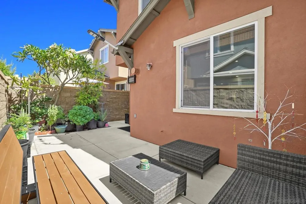 73 Westwind Dr Tustin, CA 92782