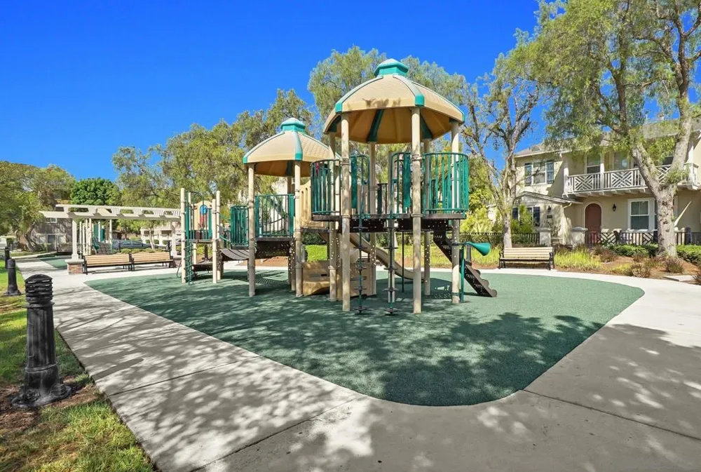 73 Westwind Dr Tustin, CA 92782