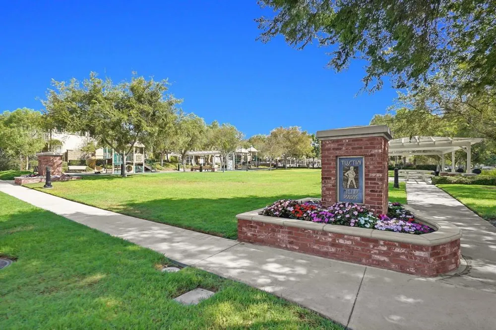 73 Westwind Dr Tustin, CA 92782