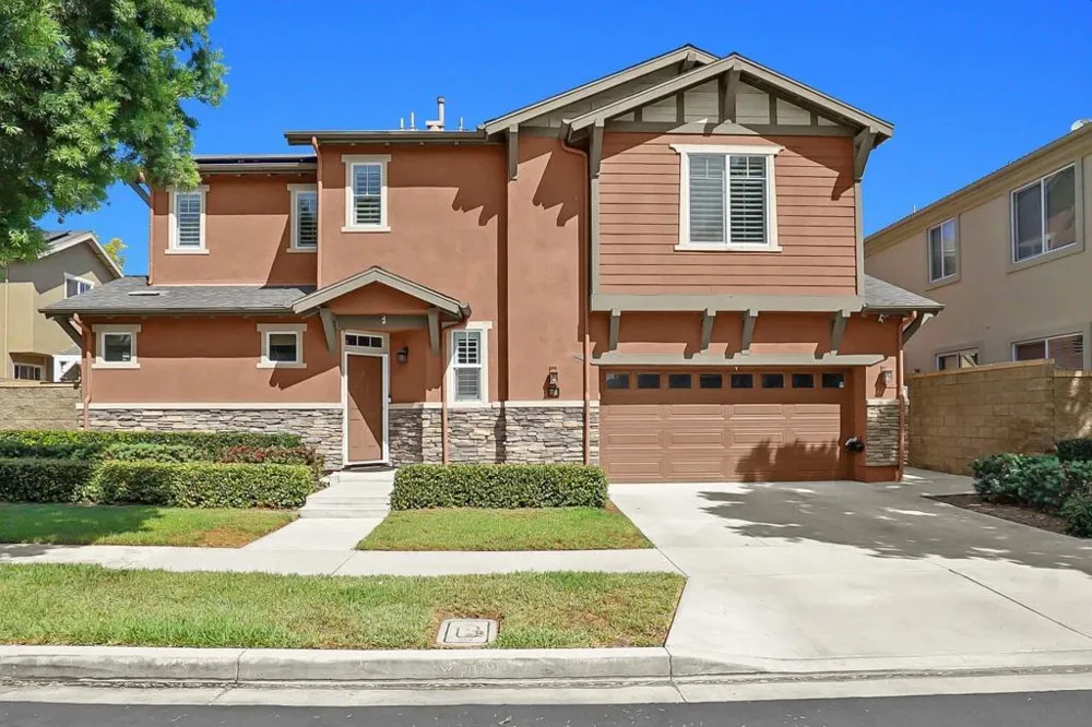 73 Westwind Dr Tustin, CA 92782