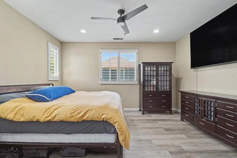 73 Westwind Dr Tustin, CA 92782