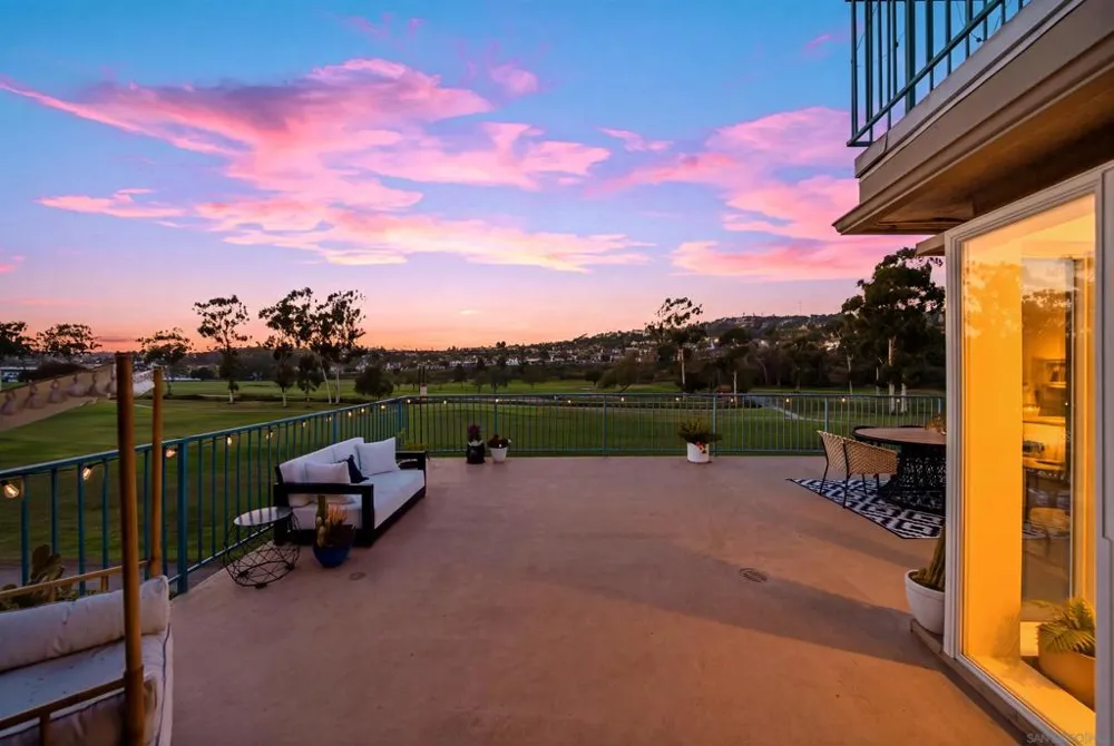 2544 Navarra Dr #12 Carlsbad, CA 92009