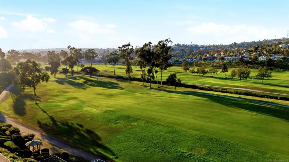 2544 Navarra Dr #12 Carlsbad, CA 92009