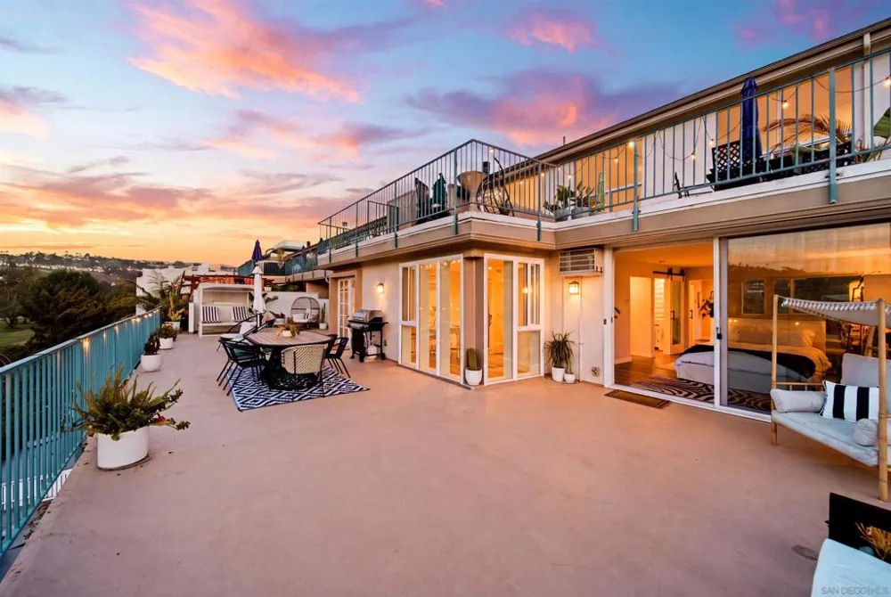 2544 Navarra Dr #12 Carlsbad, CA 92009
