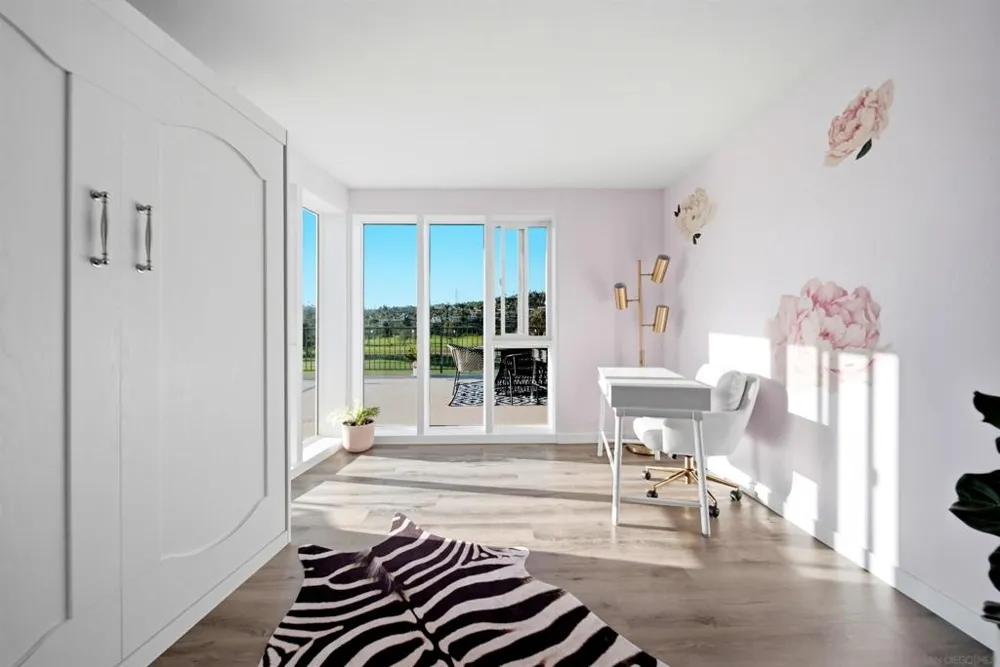 2544 Navarra Dr #12 Carlsbad, CA 92009