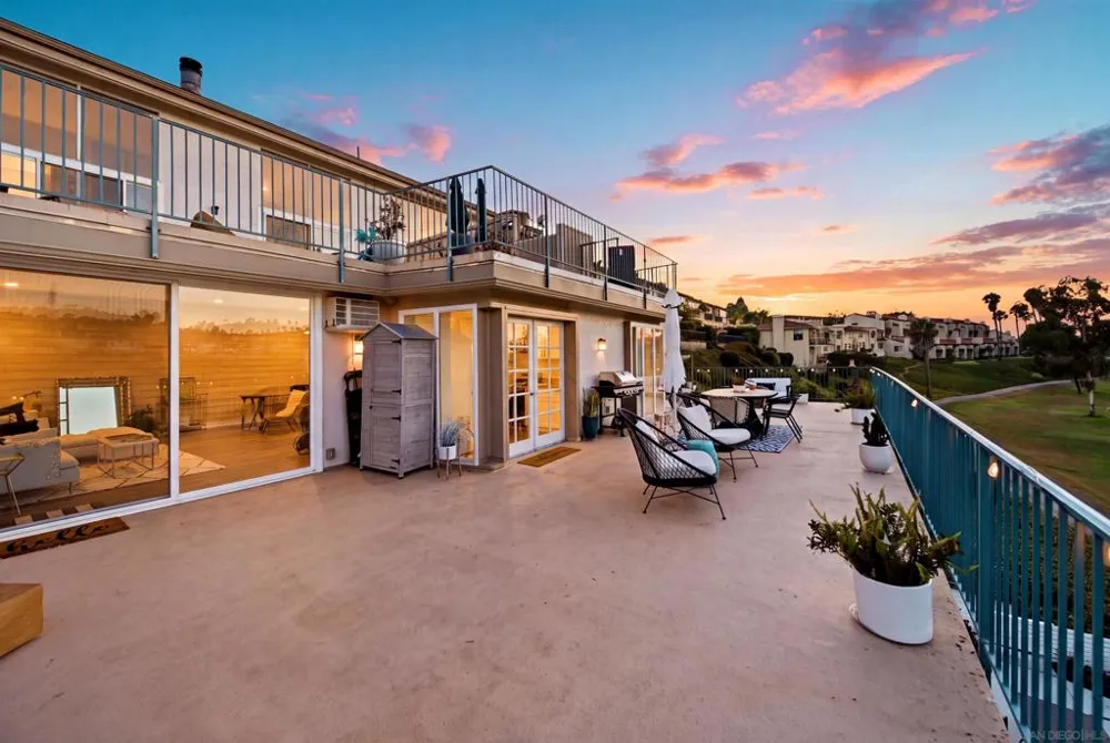 2544 Navarra Dr #12 Carlsbad, CA 92009