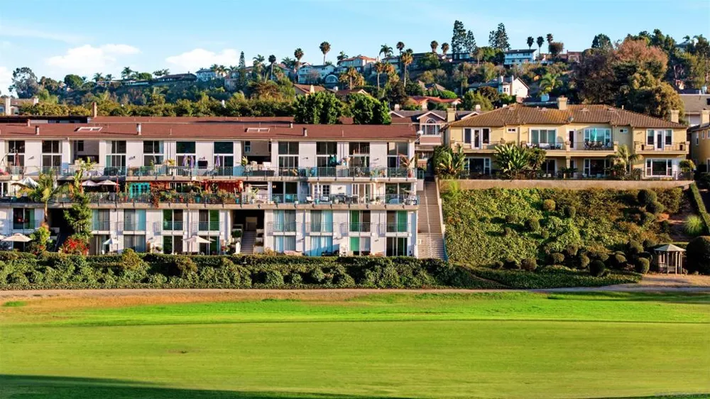 2544 Navarra Dr #12 Carlsbad, CA 92009