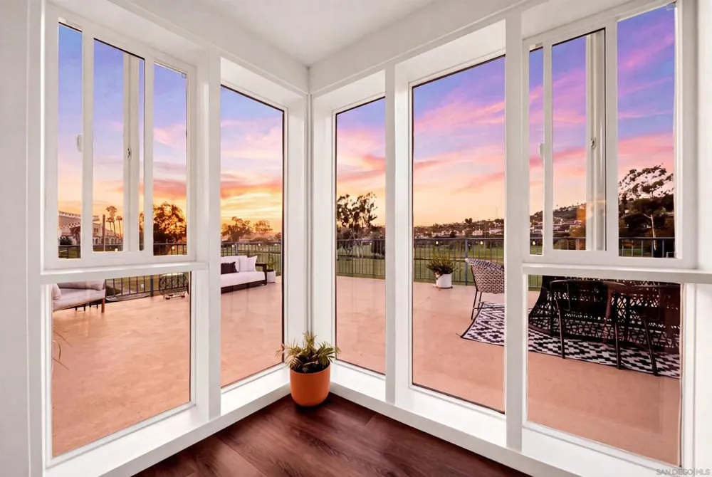 2544 Navarra Dr #12 Carlsbad, CA 92009