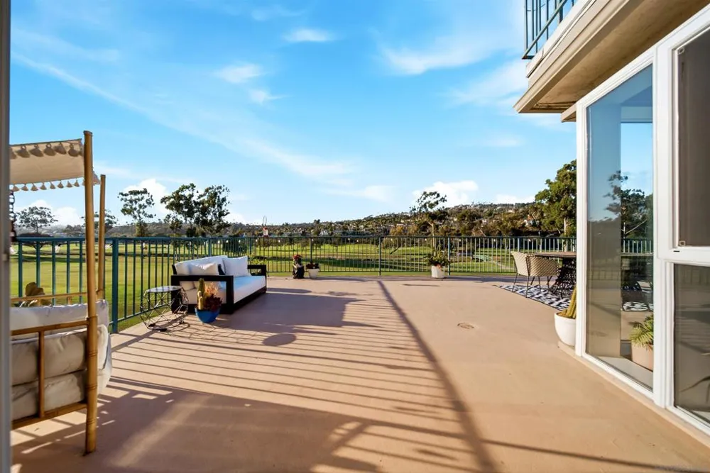 2544 Navarra Dr #12 Carlsbad, CA 92009